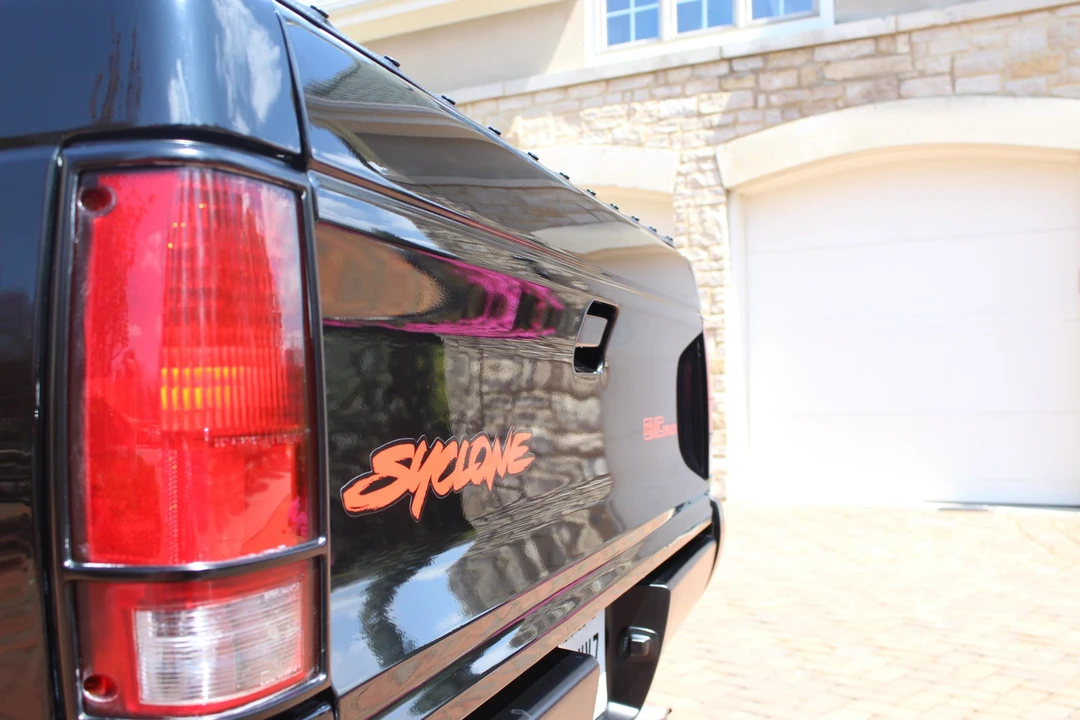 1991 GMC Syclone - Image 18 of 31