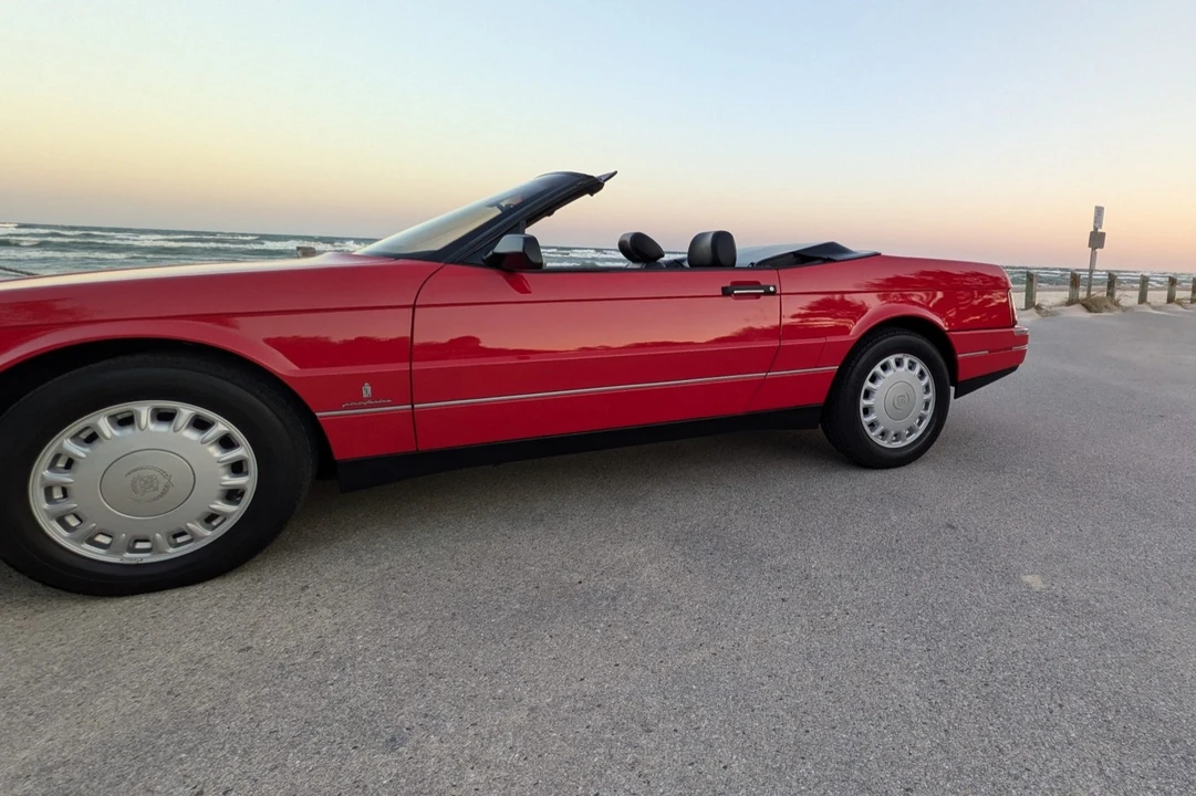 1993 Cadillac Allante - Image 21 of 31