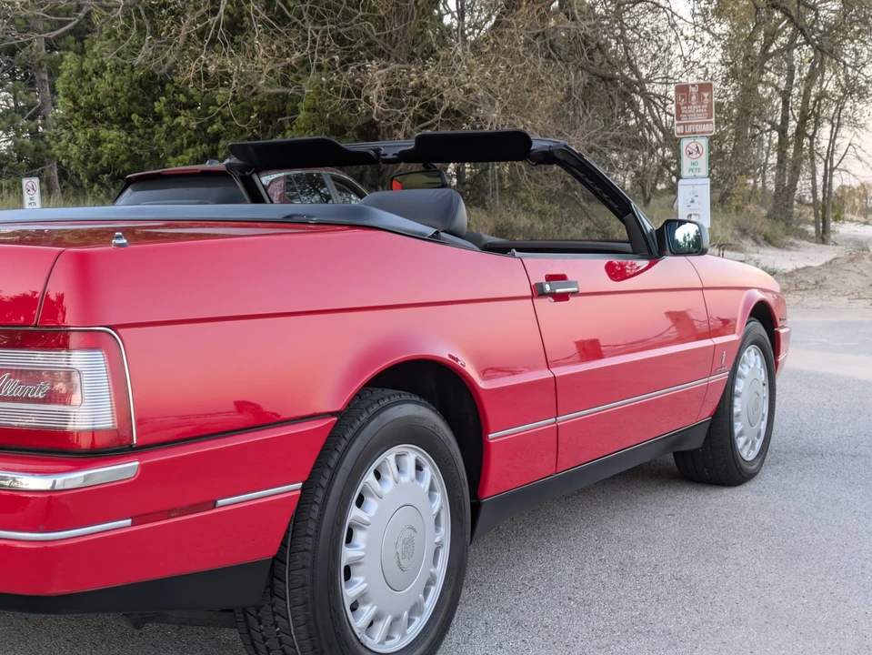 1993 Cadillac Allante - Image 7 of 31