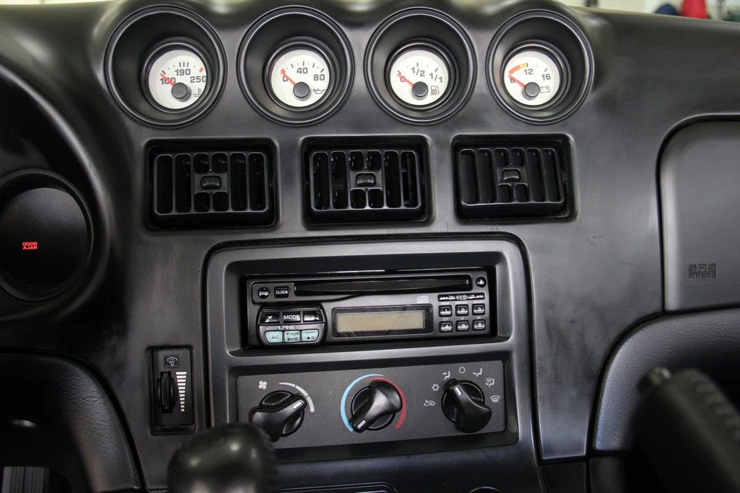 1996 Dodge Viper GTS 2nd Gen - Image 26 of 31