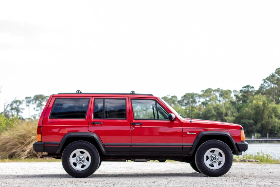 1996 Jeep XJ Cherokee - Image 13 of 31