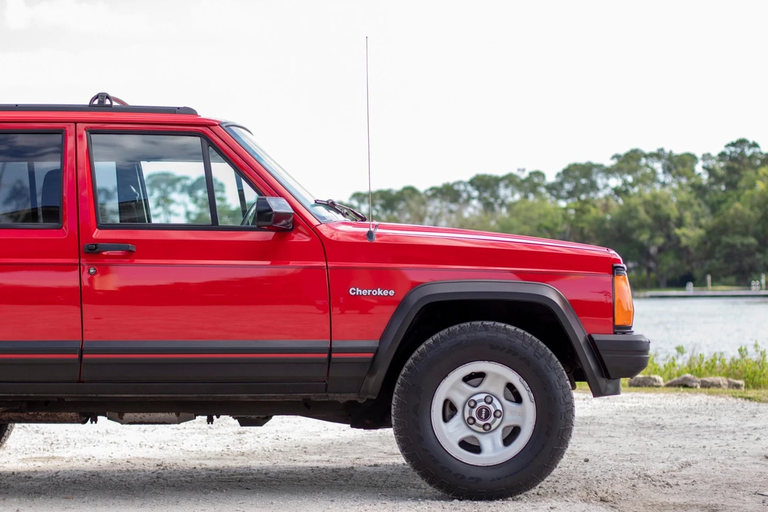 1996 Jeep XJ Cherokee - Image 28 of 31