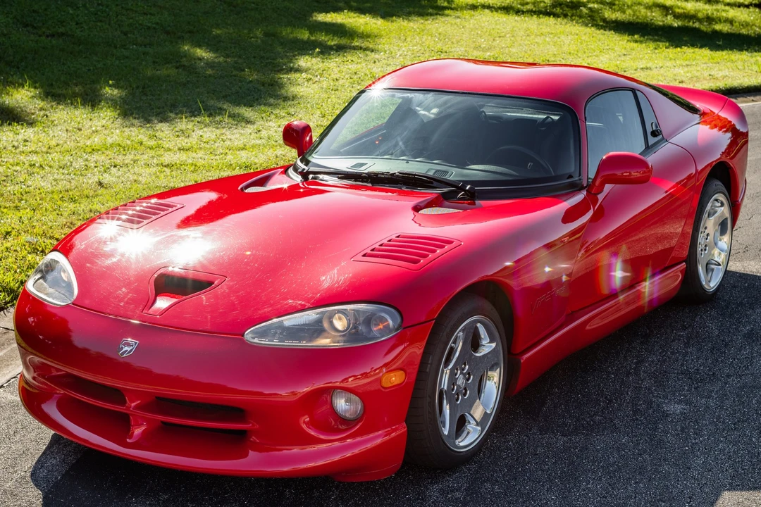 1999 Dodge Viper GTS 2nd Gen - Image 2 of 31