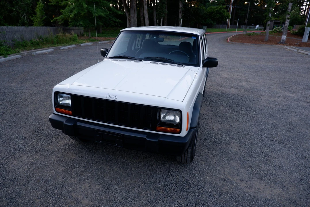 1999 Jeep XJ Cherokee - Image 2 of 31