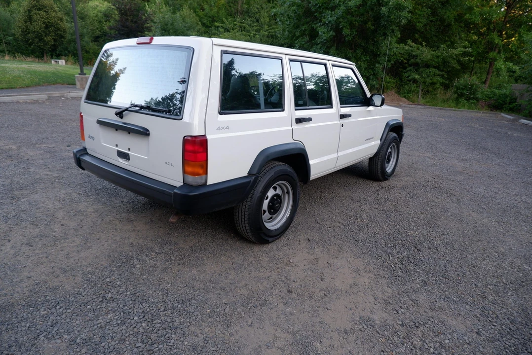 1999 Jeep XJ Cherokee - Image 14 of 31