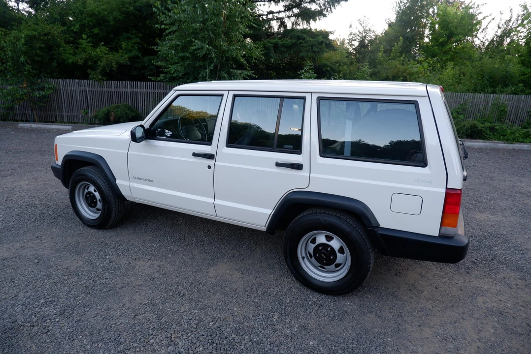 1999 Jeep XJ Cherokee - Image 21 of 31
