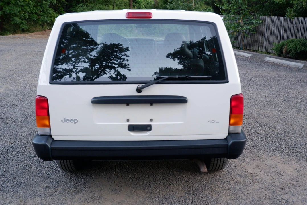 1999 Jeep XJ Cherokee - Image 18 of 31