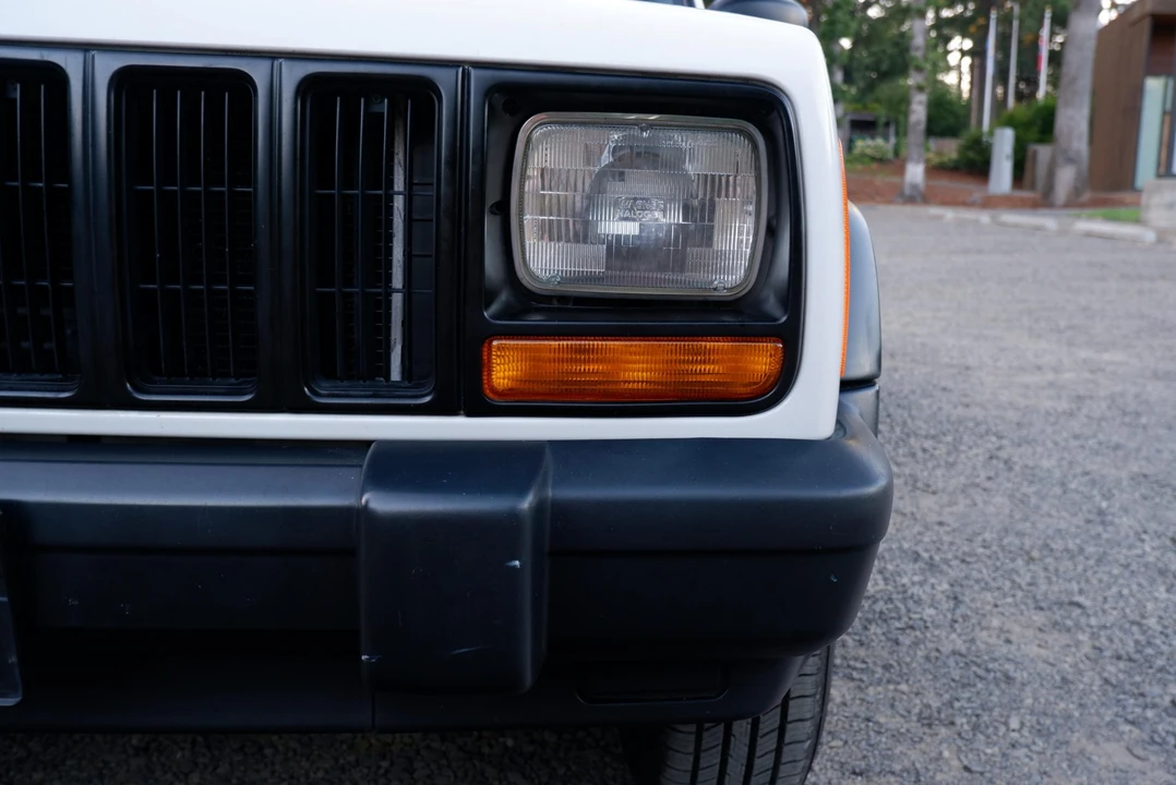 1999 Jeep XJ Cherokee - Image 30 of 31