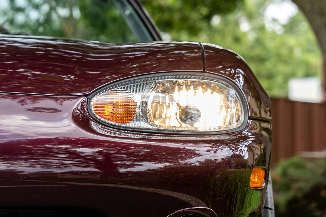 2000 Mazda NB MX-5 Miata - Image 19 of 31