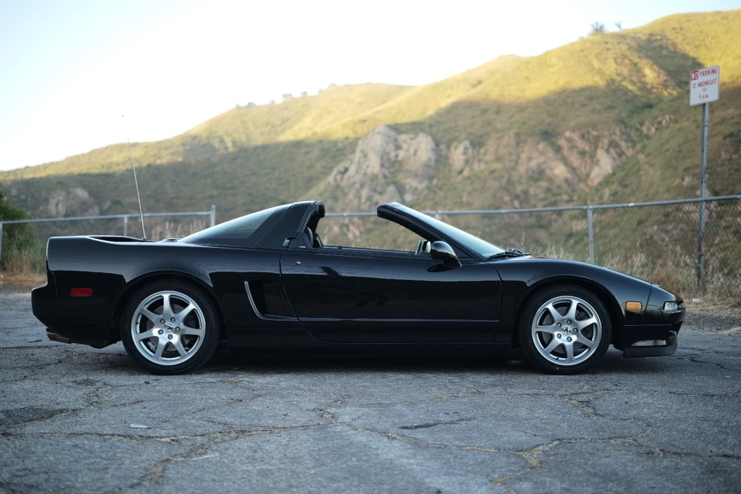 2001 Acura NA2 NSX - Image 8 of 31