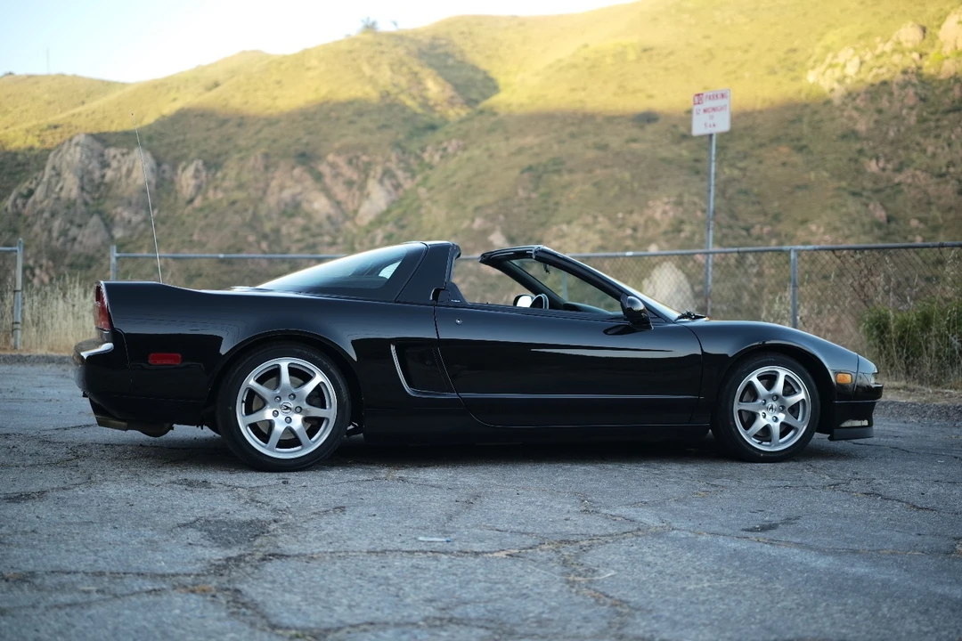 2001 Acura NA2 NSX - Image 9 of 31