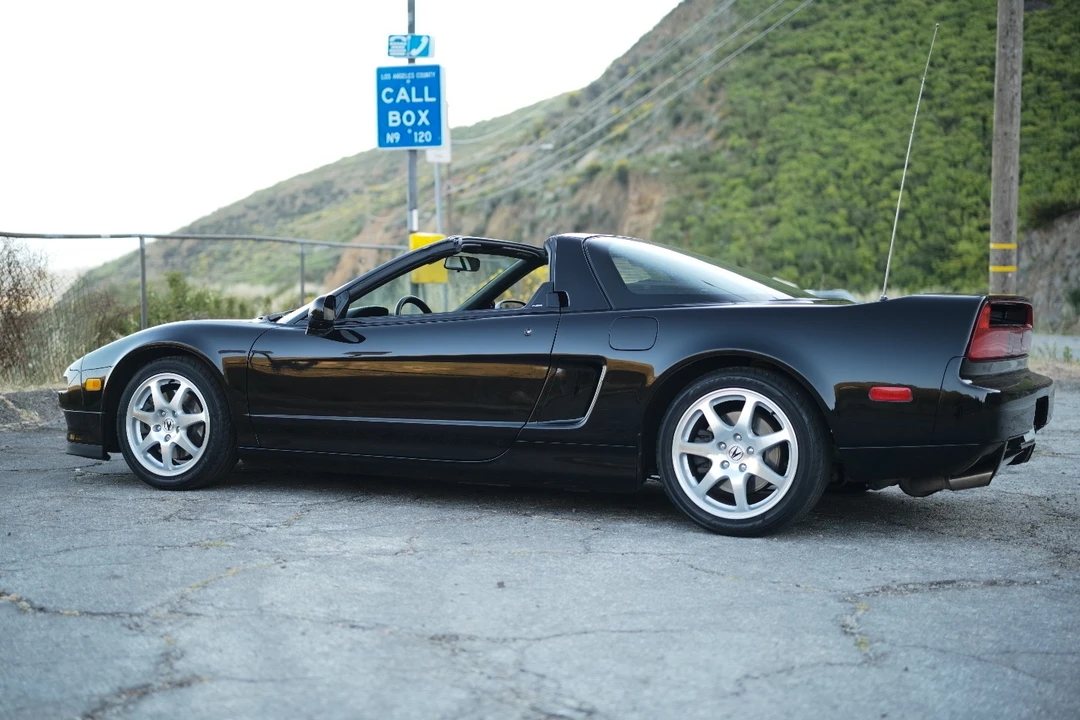 2001 Acura NA2 NSX - Image 19 of 31