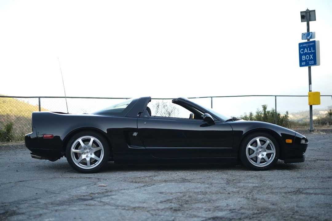 2001 Acura NA2 NSX - Image 10 of 31