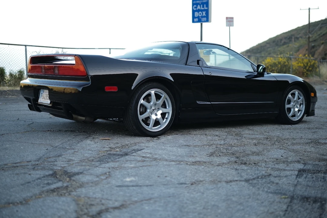 2001 Acura NA2 NSX - Image 11 of 31