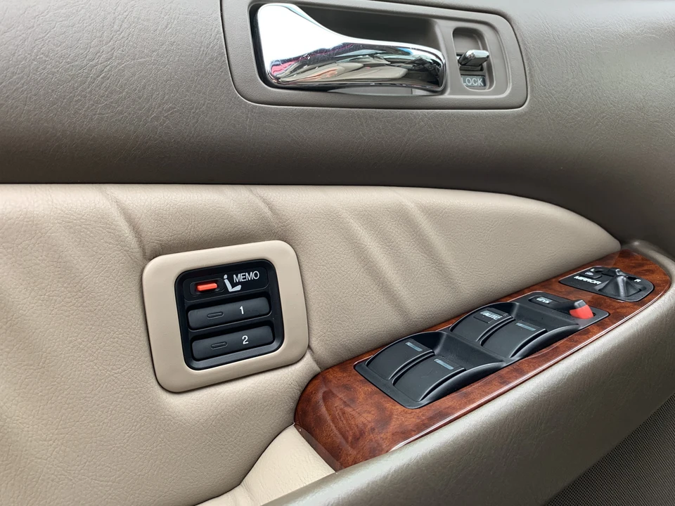 2001 Acura RL 1st Gen - Image 27 of 31