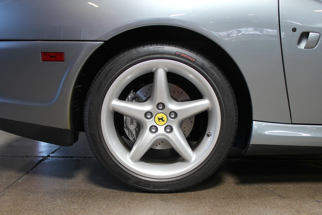 2001 Ferrari 550 Maranello - Image 16 of 31