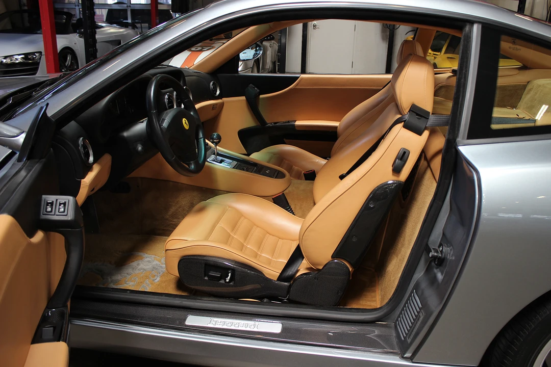 2001 Ferrari 550 Maranello - Image 17 of 31