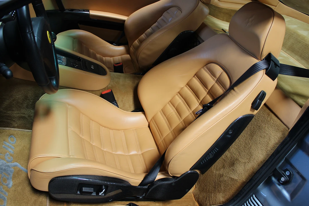 2001 Ferrari 550 Maranello - Image 18 of 31
