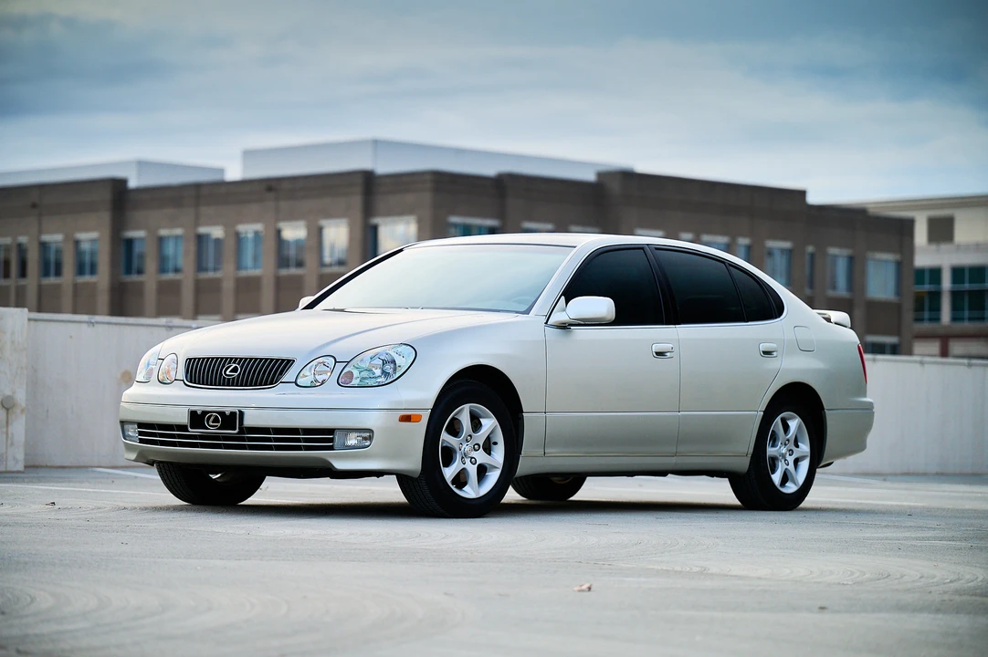 2001 Lexus GS 2nd Gen - Image 2 of 31