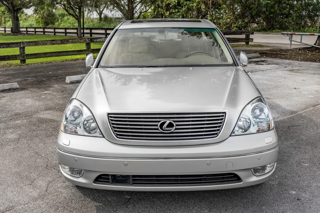 2001 Lexus LS 3rd Gen - Image 3 of 31