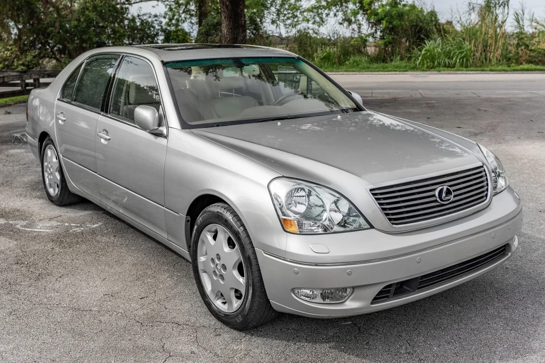 2001 Lexus LS 3rd Gen - Image 1 of 31