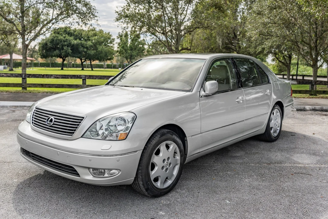 2001 Lexus LS 3rd Gen - Image 2 of 31