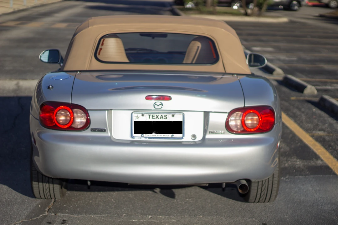 2001 Mazda NB MX-5 Miata - Image 4 of 31