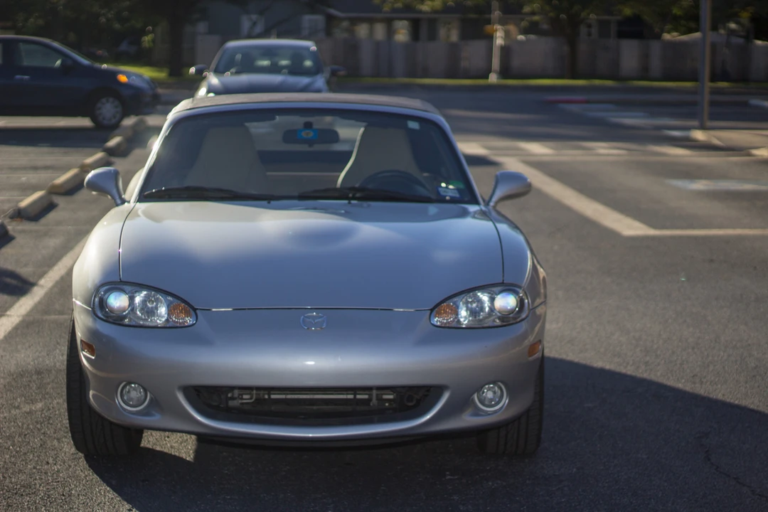 2001 Mazda NB MX-5 Miata - Image 2 of 31