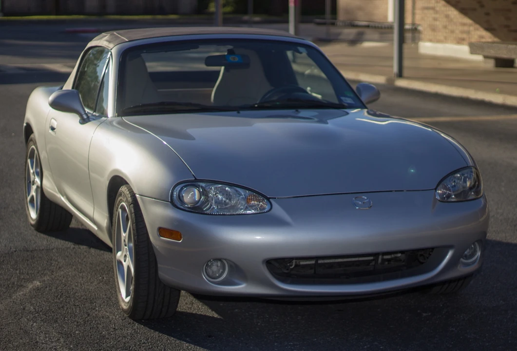2001 Mazda NB MX-5 Miata - Image 7 of 31