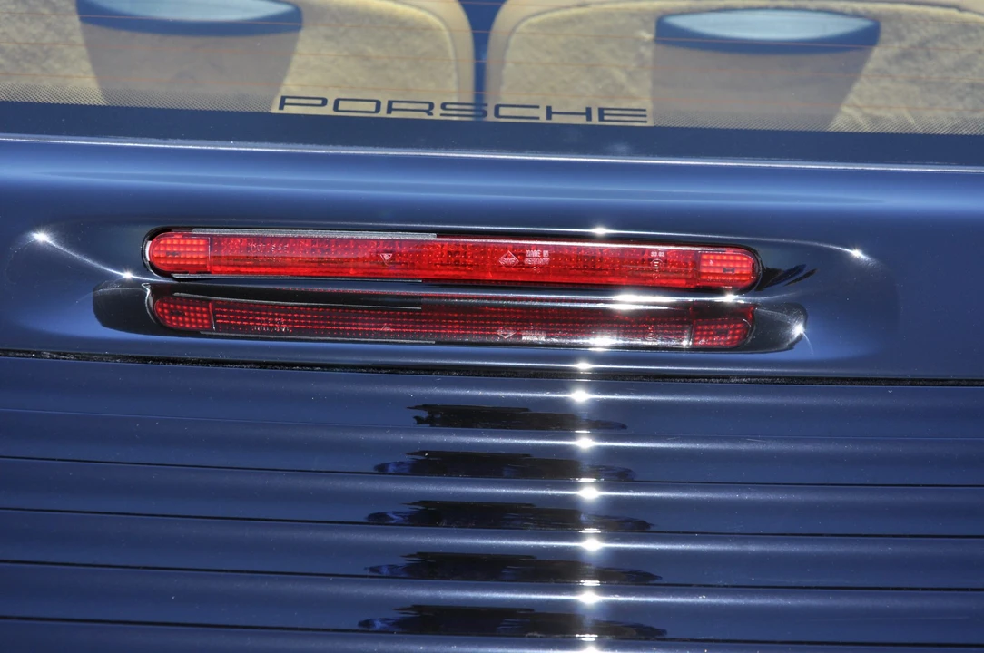 2001 Porsche 996 Carrera - Image 26 of 31