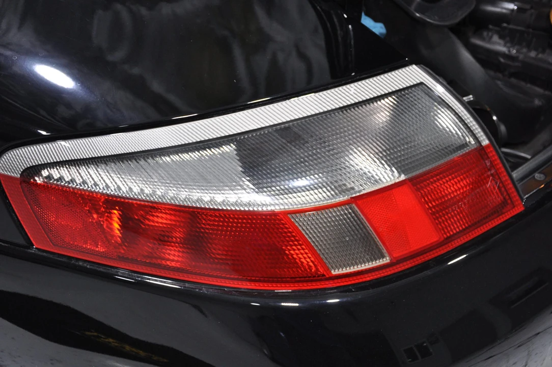 2001 Porsche 996 Carrera - Image 24 of 31