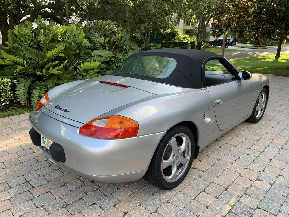 2001 Porsche 986 Boxster - Image 9 of 31