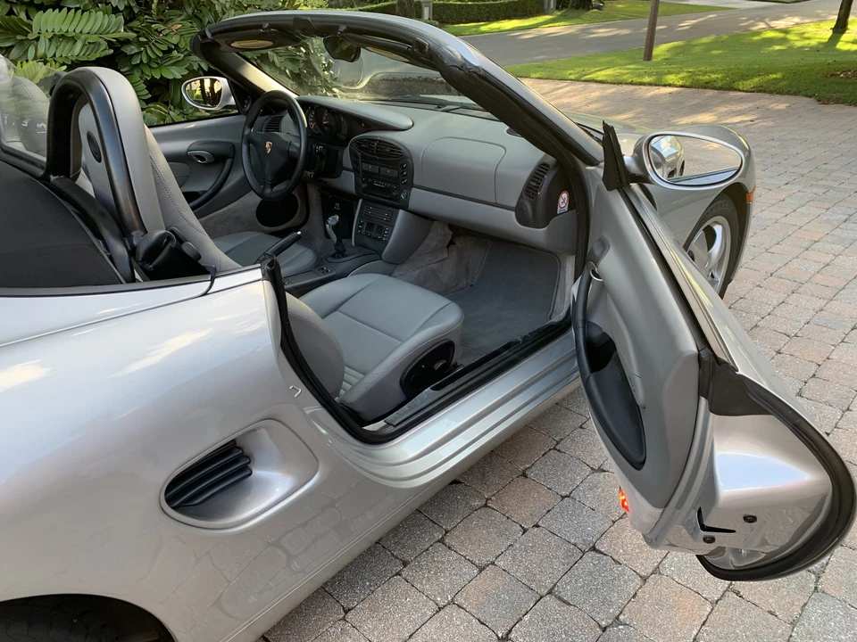 2001 Porsche 986 Boxster - Image 29 of 31