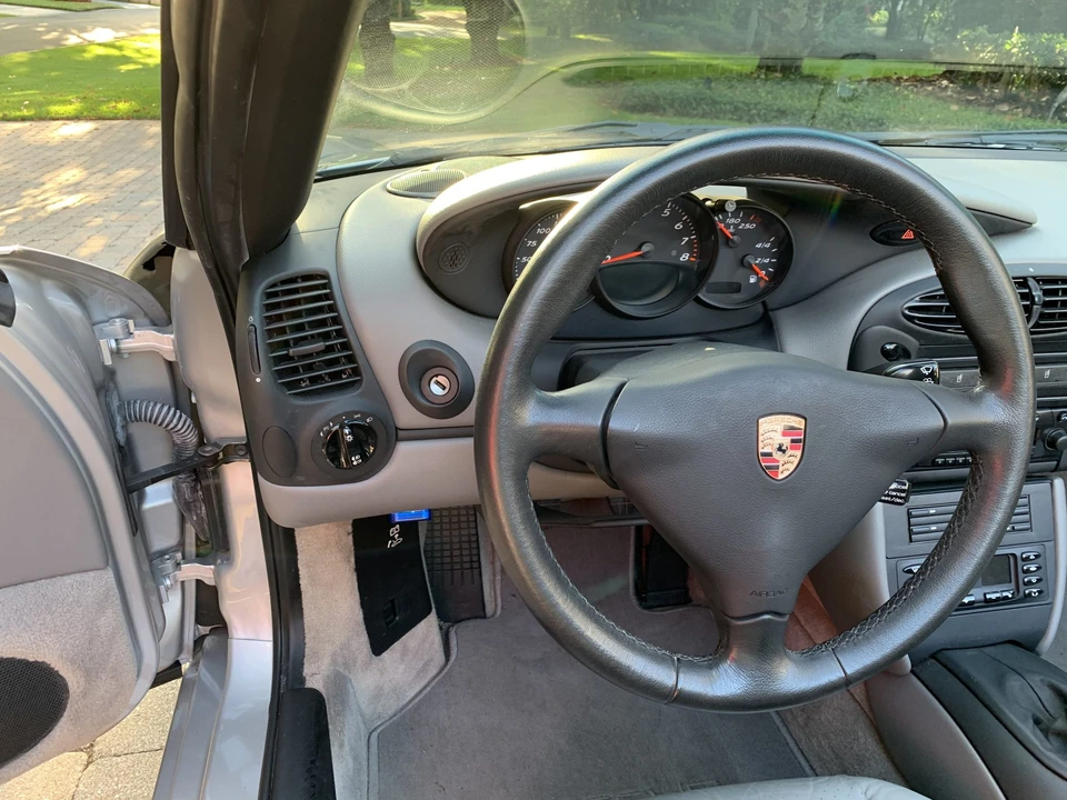 2001 Porsche 986 Boxster - Image 22 of 31