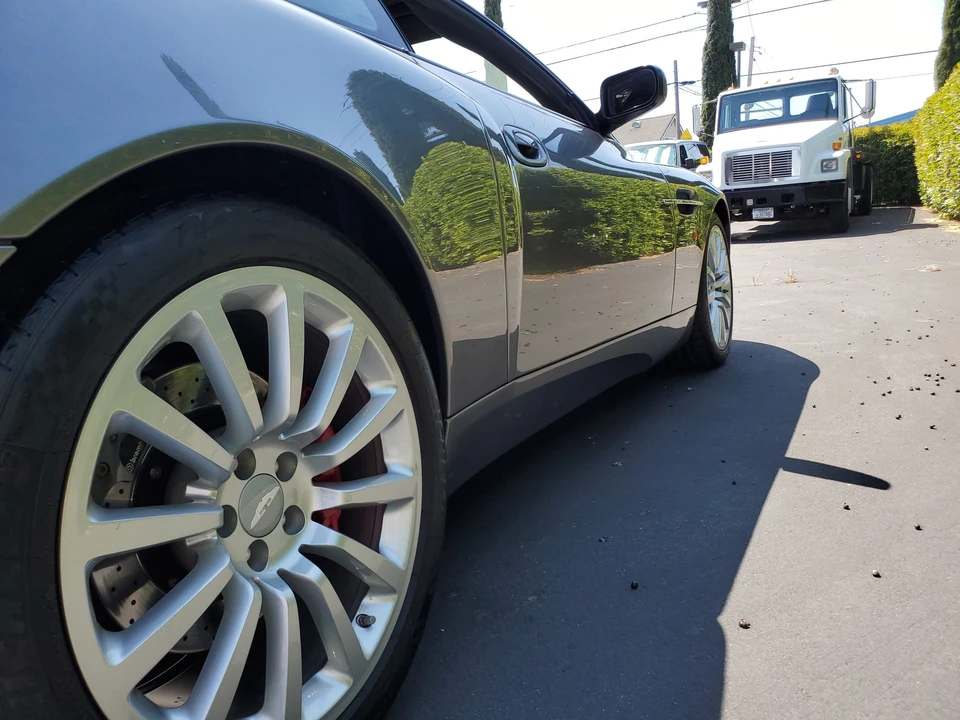 2002 Aston Martin Vanquish 1st Gen - Image 18 of 31