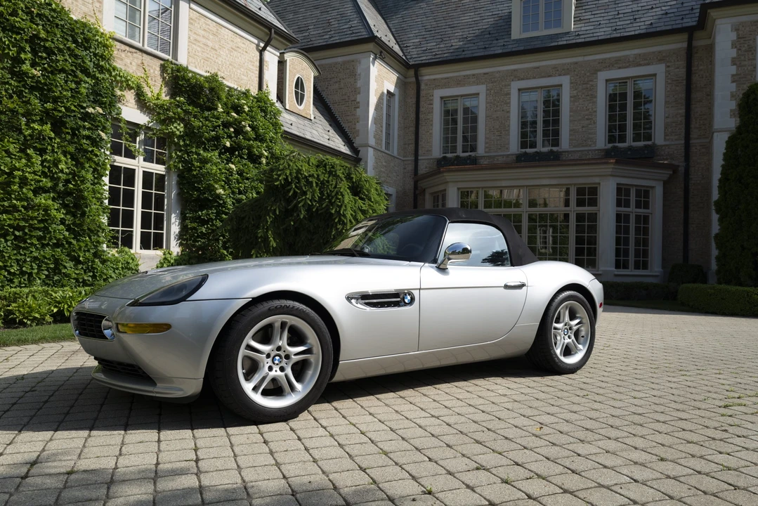 2002 BMW Z8 - Image 30 of 31
