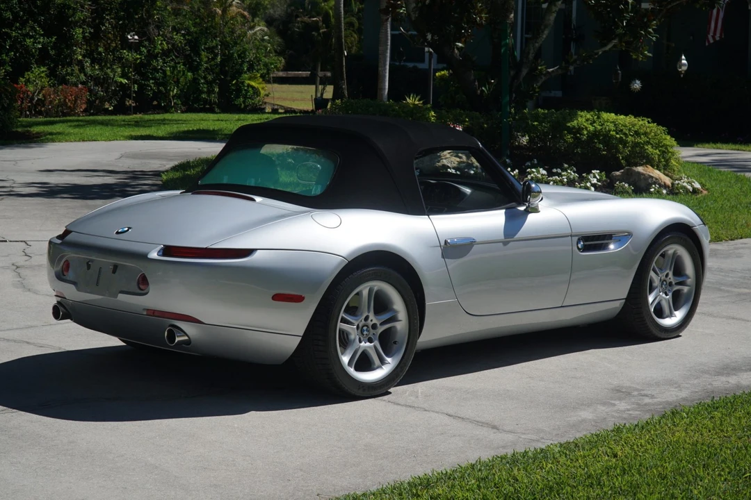 2002 BMW Z8 - Image 2 of 8