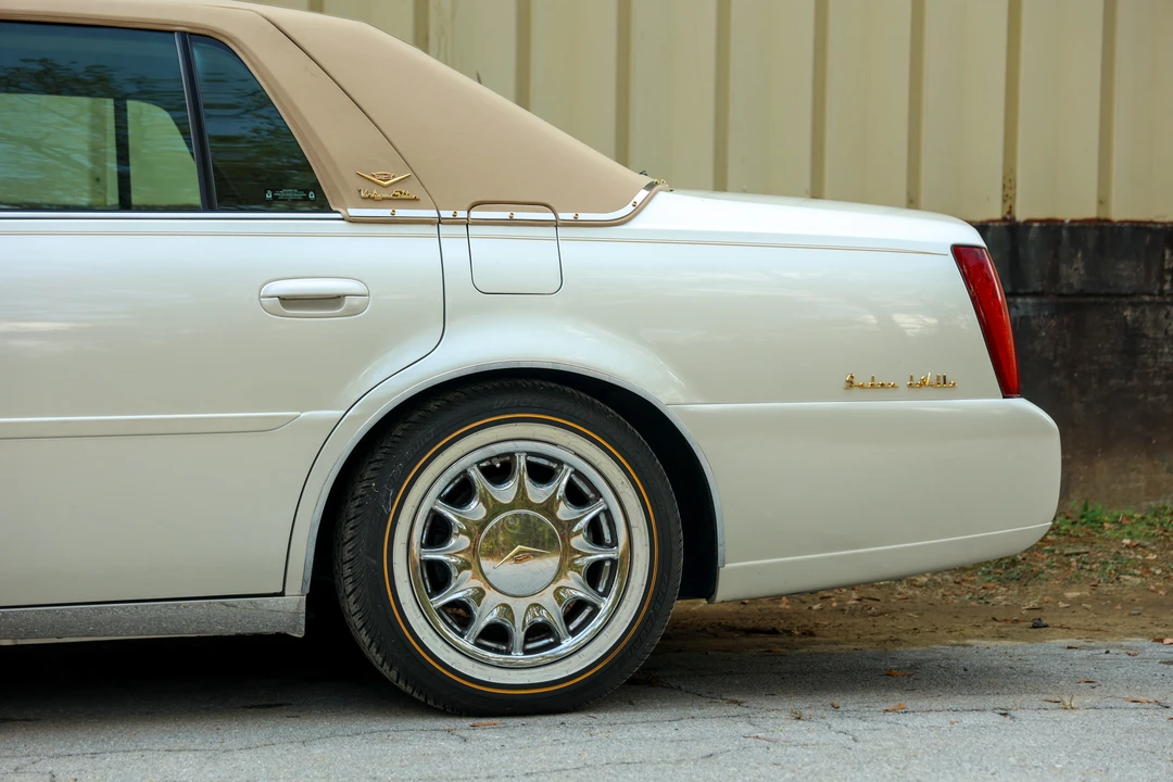 2002 Cadillac DeVille 8th Gen - Image 17 of 31