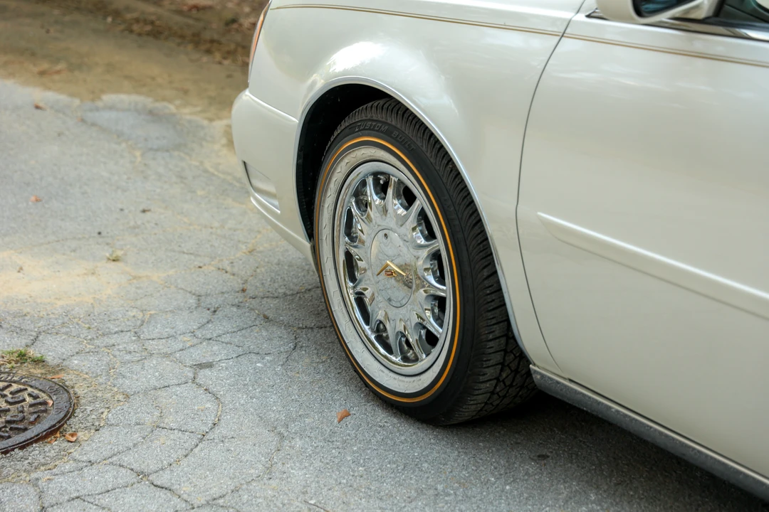 2002 Cadillac DeVille 8th Gen - Image 23 of 31