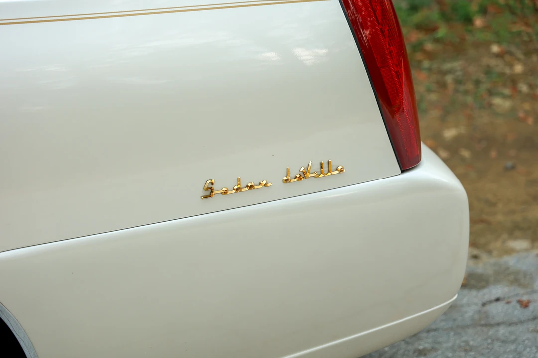 2002 Cadillac DeVille 8th Gen - Image 18 of 31