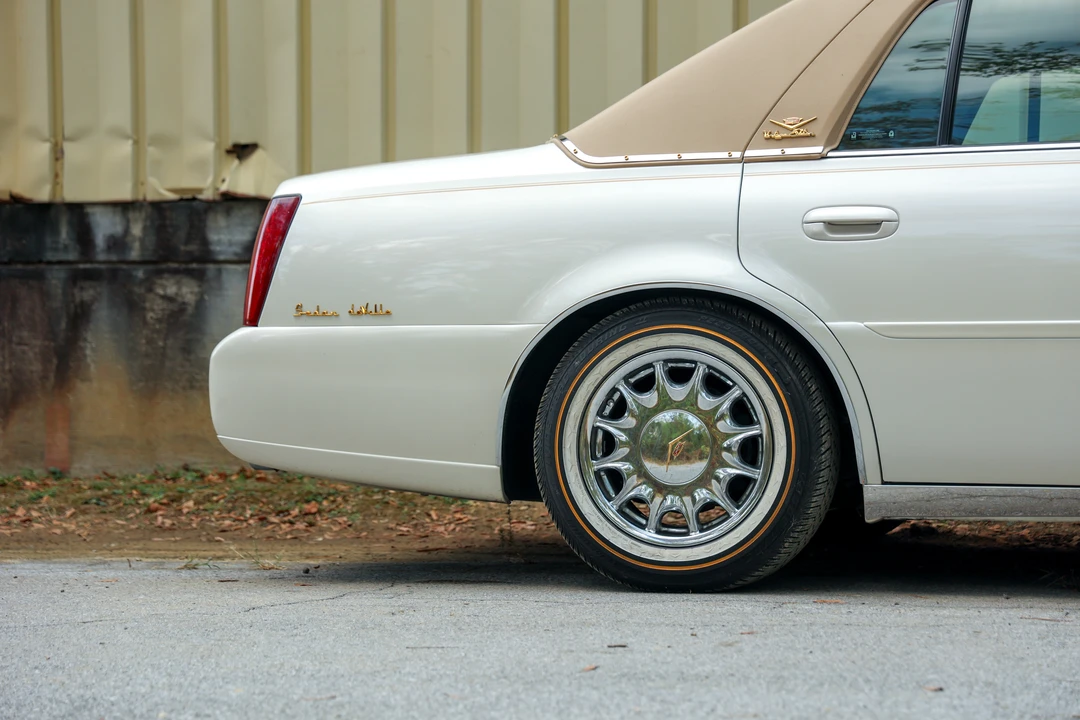 2002 Cadillac DeVille 8th Gen - Image 13 of 31