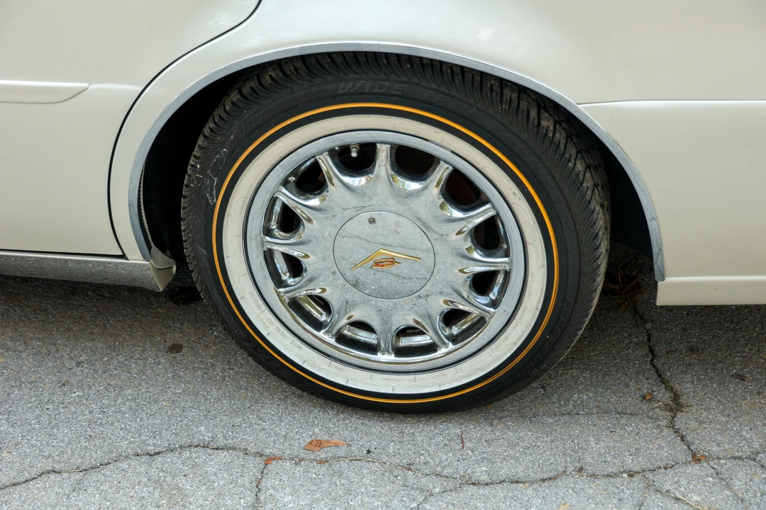 2002 Cadillac DeVille 8th Gen - Image 22 of 31