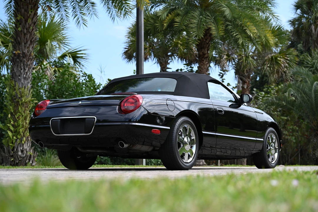 2002 Ford Thunderbird 11th Gen - Image 13 of 31
