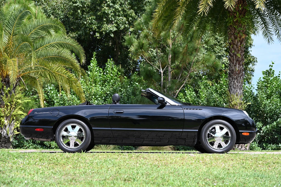 2002 Ford Thunderbird 11th Gen - Image 26 of 31