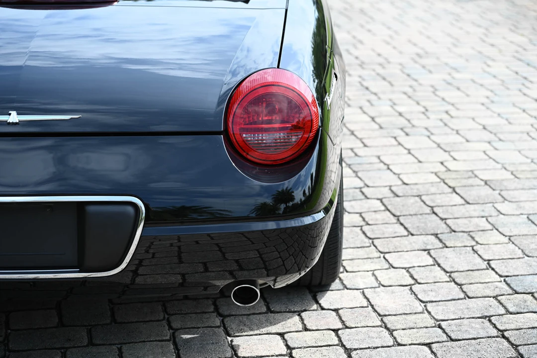 2002 Ford Thunderbird 11th Gen - Image 27 of 31