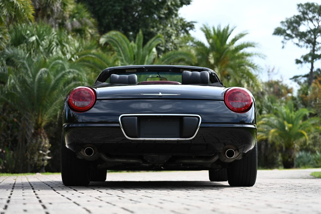 2002 Ford Thunderbird 11th Gen - Image 28 of 31