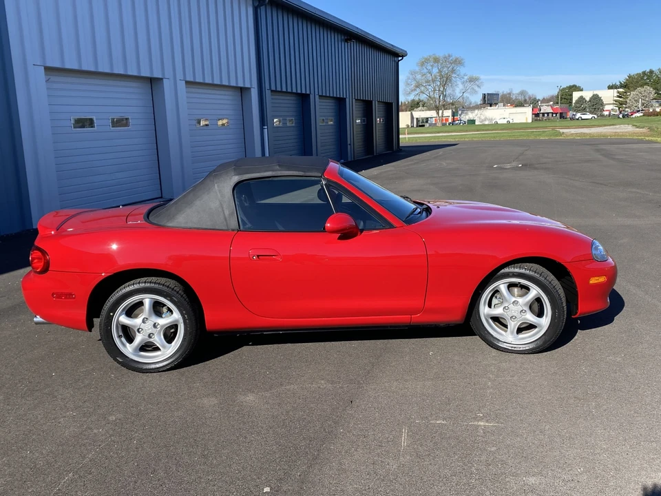 2002 Mazda NB MX-5 Miata - Image 17 of 31