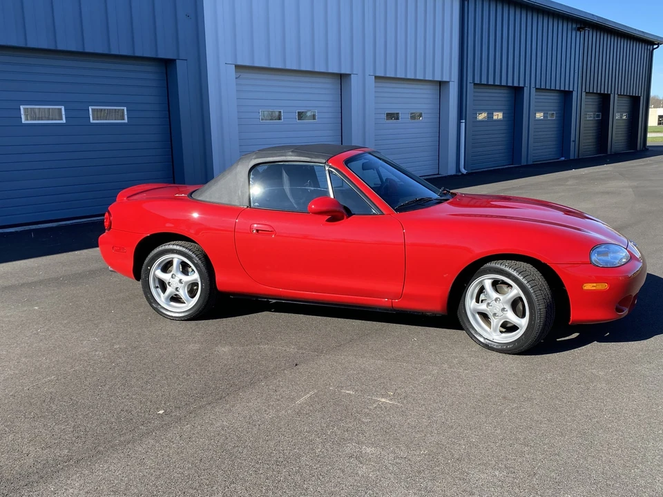 2002 Mazda NB MX-5 Miata - Image 19 of 31