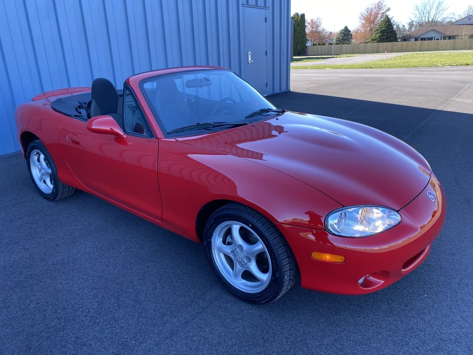2002 Mazda NB MX-5 Miata - Image 2 of 31
