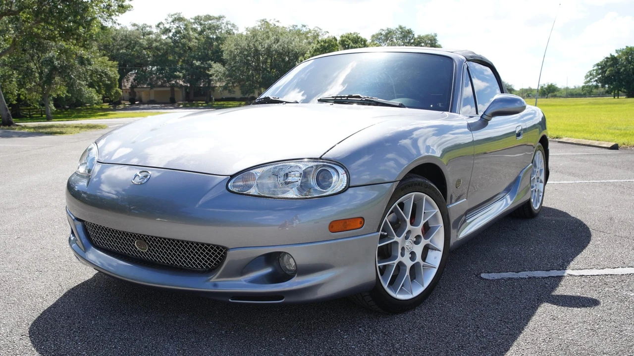 2002 Mazda NB MX-5 Miata - Image 2 of 31